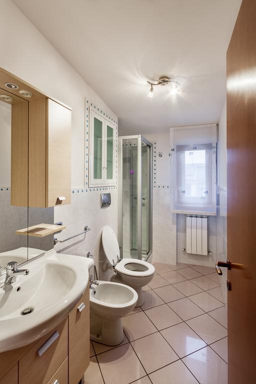 Palazzo Giallo Alba Adriatica Bagian luar foto