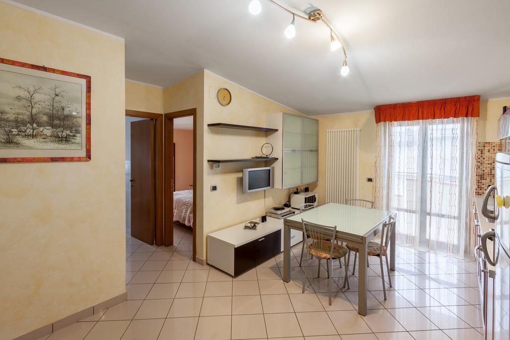 Palazzo Giallo Alba Adriatica Bagian luar foto